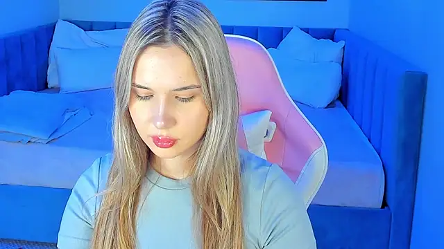 Nicoletta Cooper online show from 09-14-25, 08:24