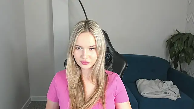 Nicoletta Cooper online show from 09-19-25, 06:15