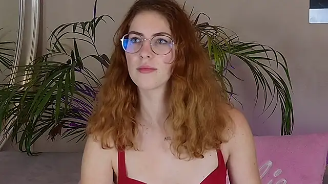 CaitlinMoon online show from 11-12-25, 04:02