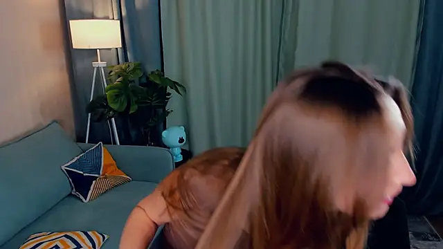 Snapshot of LaritaYoseph chatting on 10-15-25, 05:02 LaritaYoseph online show from 10-15-25, 05:02