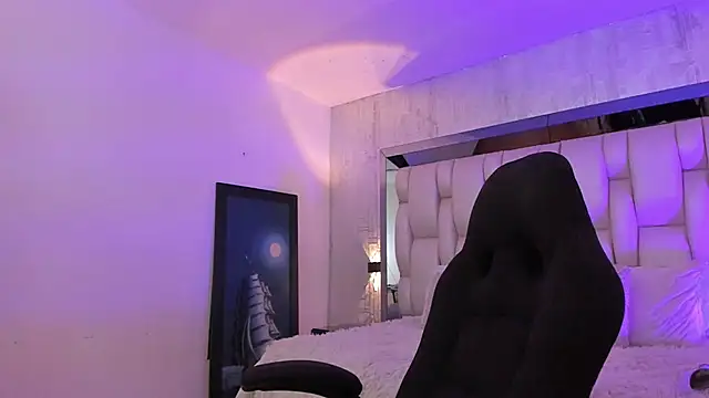 Snapshot of AnnaraLein chatting on 10-11-25, 03:28 AnnaraLein online show from 10-11-25, 03:28