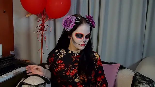 MollyMillsen online show from 10-25-25, 06:13