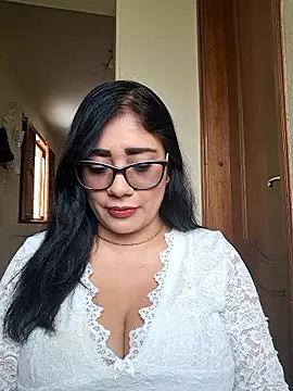 Snapshot of Monse--145 chatting on 01-19-26, 03:38 Monse--145 online show from 01-19-26, 03:38