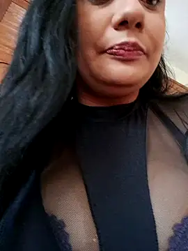 Snapshot of Monse--145 chatting on 02-11-26, 02:33 Monse--145 online show from 02-11-26, 02:33