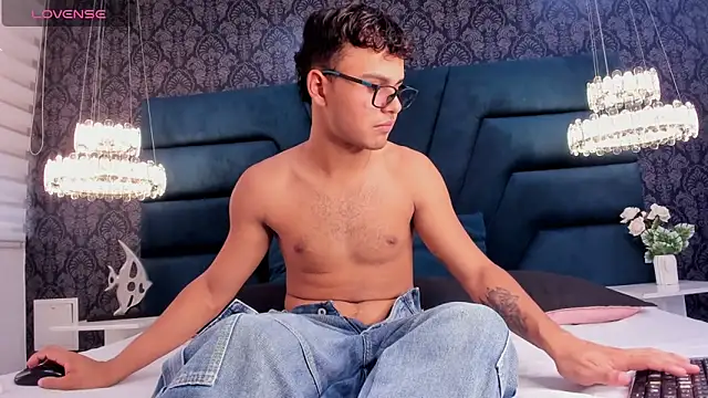 Tthiago cruz online show from 11-03-25, 08:21