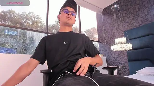 Tthiago cruz online show from 11-15-25, 08:16