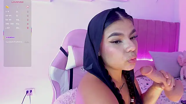 AliceThundeer online show from 09-24-25, 04:27