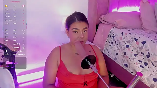 AliceThundeer online show from 11-05-25, 04:23