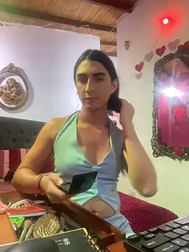 lola diez online show from 10-11-25, 10:19