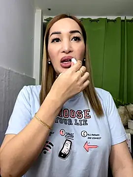 toni 0601 online show from 10-13-25, 03:39