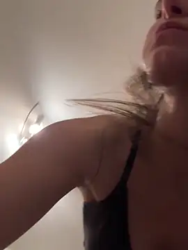 SophiiaStarr online show from 12-01-25, 06:35