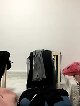 smgirls online show from 11-11-25, 05:46