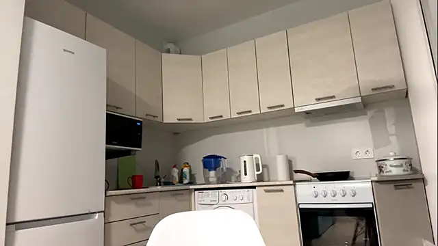 Denni Spilber online show from 10-17-25, 03:36