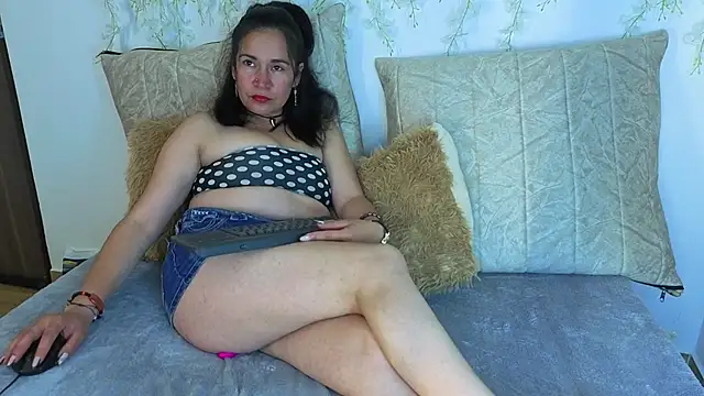 Thania fox online show from 09-27-25, 07:52