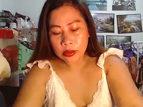 Snapshot of filipina_beauty chatting on 10-21-25, 07:03 filipina beauty online show from 10-21-25, 07:03