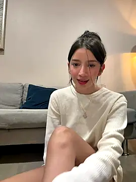 Snapshot of Min_junn chatting on 11-18-25, 01:22 Min junn online show from 11-18-25, 01:22