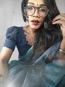 Winterbunny95 online show from 10-06-25, 07:44
