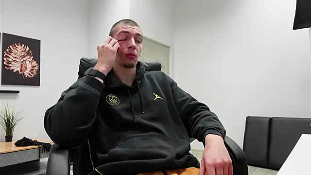 Ryan Dozer online show from 10-25-25, 07:38