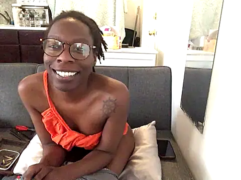 Snapshot of littyleesh1 chatting on 12-04-25, 06:38 littyleesh1 online show from 12-04-25, 06:38