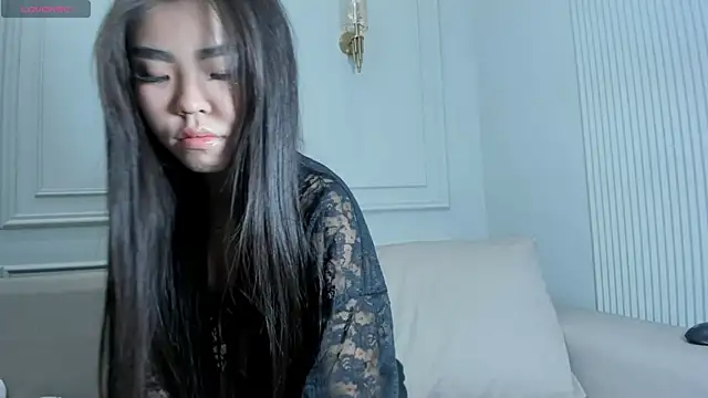 Ayumi rin online show from 11-13-25, 07:46