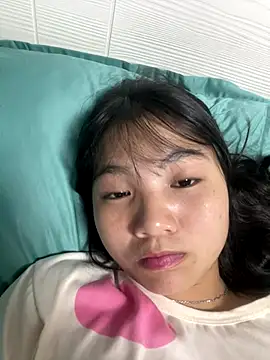 Emlyly-18 online show from 10-07-25, 12:24