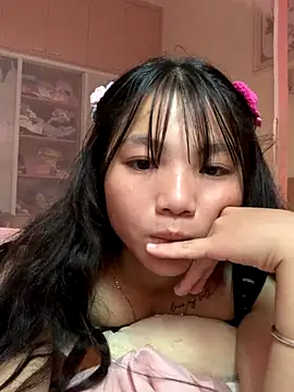 Emlyly-18 online show from 10-08-25, 12:52