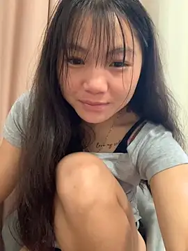 Emlyly-18 online show from 10-13-25, 01:27