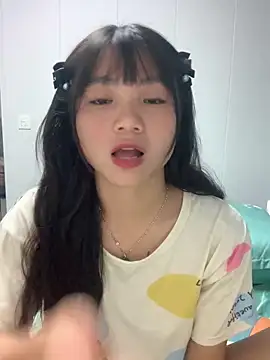 Emlyly-18 online show from 10-16-25, 02:51