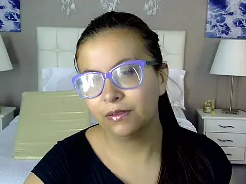 Amber Rouge  online show from 09-12-25, 12:05
