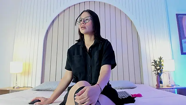 Snapshot of maria_gil chatting on 02-21-26, 11:33 maria gil online show from 02-21-26, 11:33