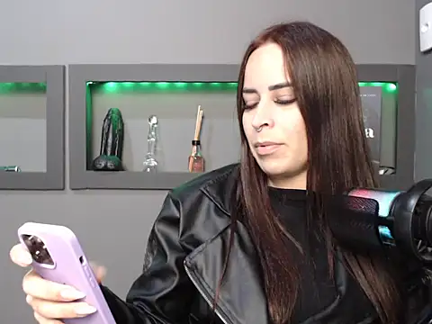 Snapshot of GuriaHot chatting on 09-11-25, 09:59 GuriaHot online show from 09-11-25, 09:59