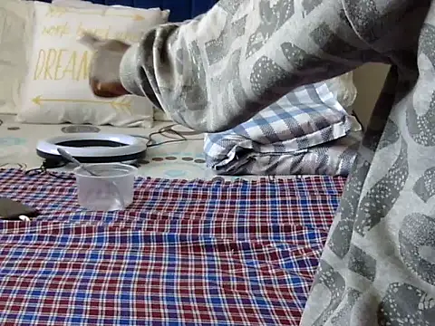 Playroom queen online show from 10-17-25, 09:12