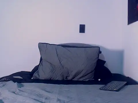 Snapshot of MASTER_PIG_FARMER chatting on 09-19-25, 08:20 MASTER PIG FARMER online show from 09-19-25, 08:20