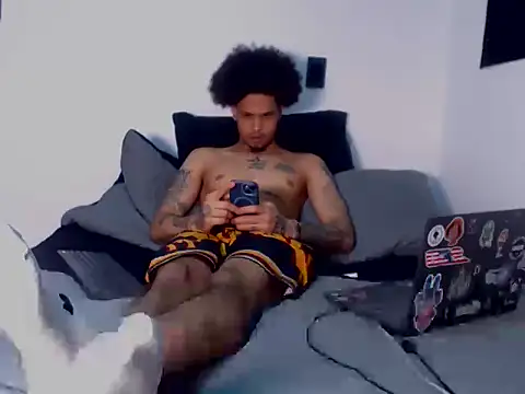 Snapshot of MASTER_PIG_FARMER chatting on 10-20-25, 07:42 MASTER PIG FARMER online show from 10-20-25, 07:42