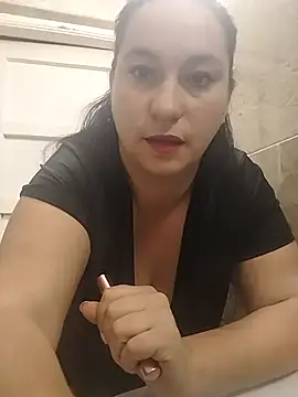 Snapshot of Brunetytka chatting on 10-27-25, 04:11 Brunetytka online show from 10-27-25, 04:11