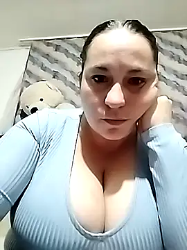 Snapshot of Brunetytka chatting on 10-29-25, 05:14 Brunetytka online show from 10-29-25, 05:14