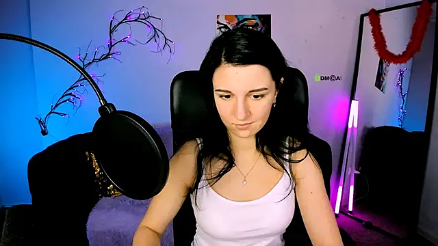 lia sunset online show from 11-14-25, 01:21