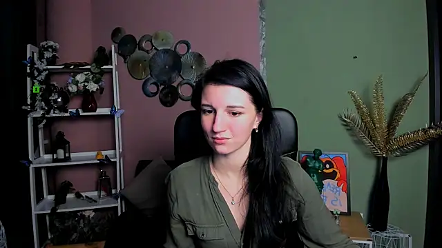 lia sunset online show from 11-22-25, 03:16