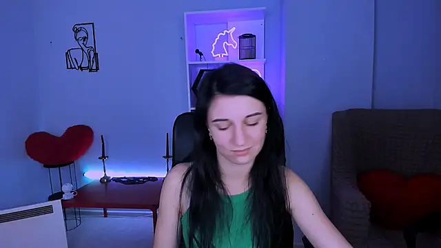 lia sunset online show from 11-25-25, 01:05