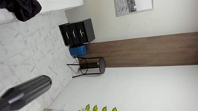 johan miller0 online show from 10-08-25, 10:46