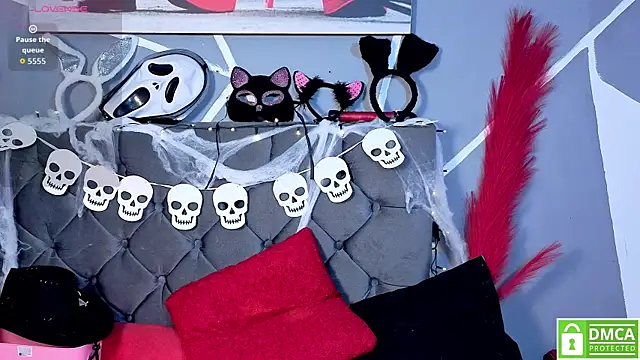 Emily Caprile online show from 10-30-25, 03:19