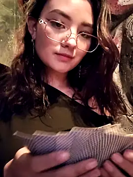 Emily Caprile online show from 11-14-25, 12:53