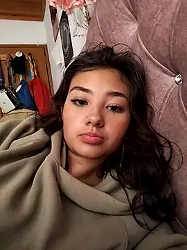 Emily Caprile online show from 11-15-25, 09:21