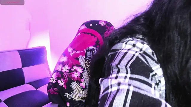 GwenHazel online show from 10-15-25, 11:21