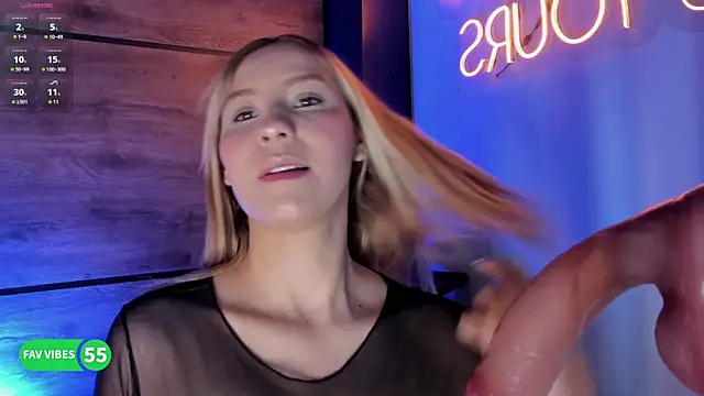 Snapshot of alyamonroe chatting on 11-21-25, 10:36 alyamonroe online show from 11-21-25, 10:36