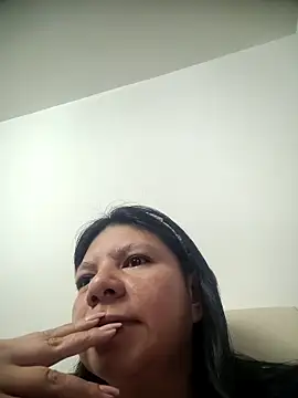 Snapshot of kinky_momm chatting on 10-07-25, 01:08 kinky momm online show from 10-07-25, 01:08