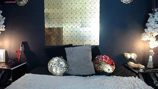 Snapshot of kinky_momm chatting on 10-13-25, 03:56 kinky momm online show from 10-13-25, 03:56