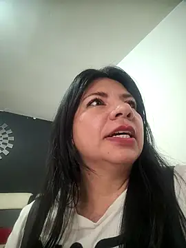 Snapshot of kinky_momm chatting on 01-17-26, 06:33 kinky momm online show from 01-17-26, 06:33