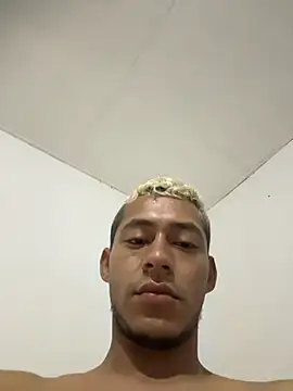 Boy hot- online show from 04-12-26, 10:09