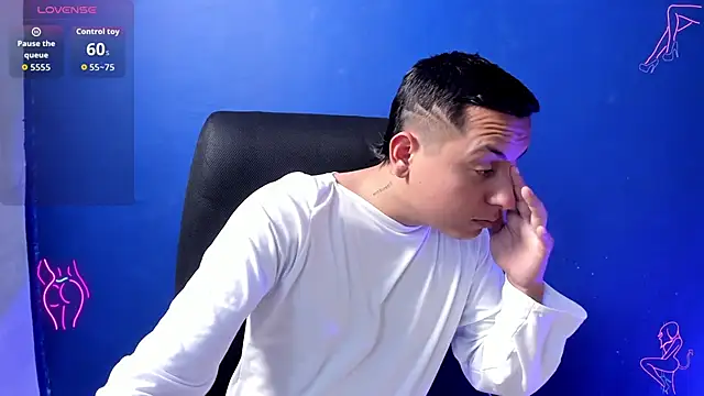 Snapshot of Sahira_and_Zaid chatting on 10-07-25, 06:16 Sahira and Zaid online show from 10-07-25, 06:16